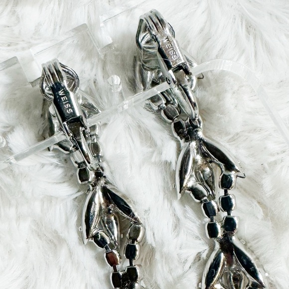 Vintage Weiss Clip On Earrings - Picture 2 of 3